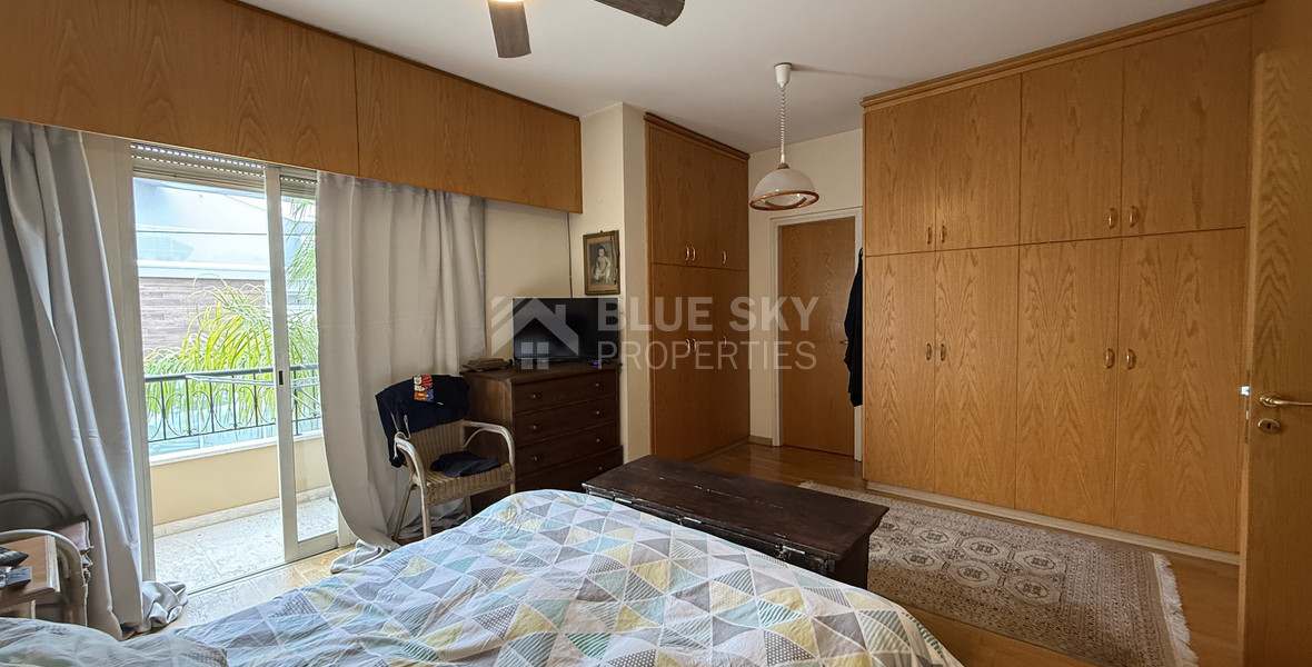 SALE: DETACHED  FOUR BEDROOM HOUSE WITH 2 BEDROOM EN SUITE  NEAR SUPERHOME MESA GEITONIA IN VERY GOOD CONDITION NO VAT.
