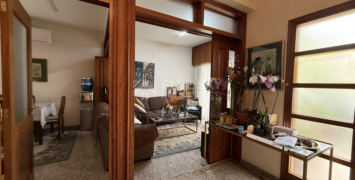 SALE: DETACHED  FOUR BEDROOM HOUSE WITH 2 BEDROOM EN SUITE  NEAR SUPERHOME MESA GEITONIA IN VERY GOOD CONDITION NO VAT.