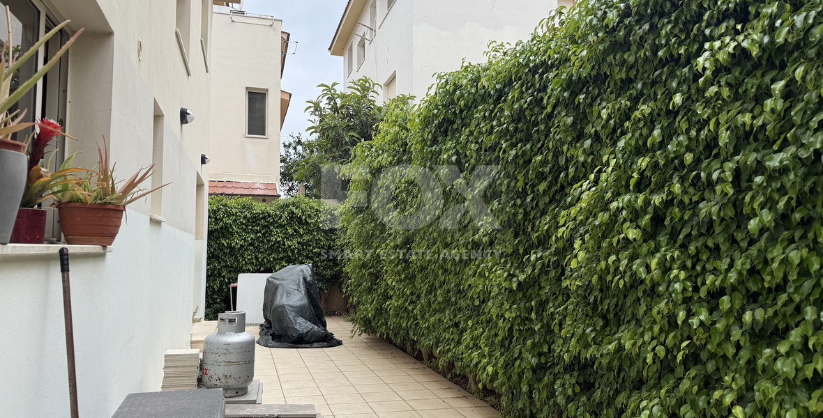 SALE: DETACHED  FOUR BEDROOM HOUSE WITH 2 BEDROOM EN SUITE  NEAR SUPERHOME MESA GEITONIA IN VERY GOOD CONDITION NO VAT.