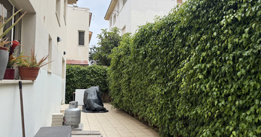 SALE: DETACHED  FOUR BEDROOM HOUSE WITH 2 BEDROOM EN SUITE  NEAR SUPERHOME MESA GEITONIA IN VERY GOOD CONDITION NO VAT.