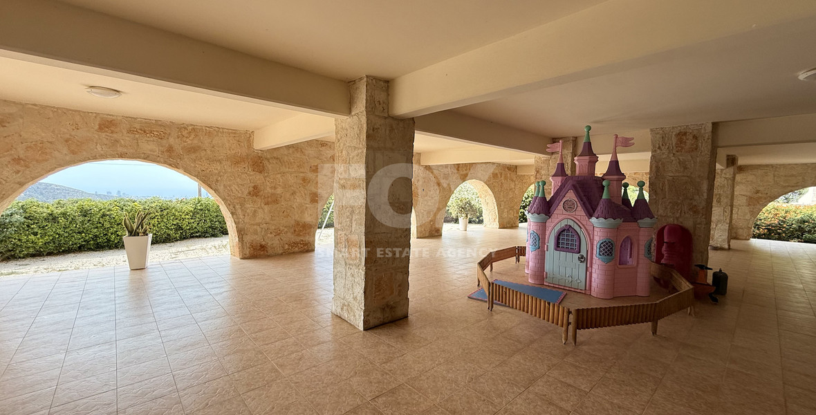 SALE: OUTSTANDING 5 BEDROOM ALL EN SUITE VILLA WITH PANORAMIC VIEWS OF THE DAM IN A PEACEFUL AND TRANQUIL SETTING- SEPARATE MAIDS AREA.