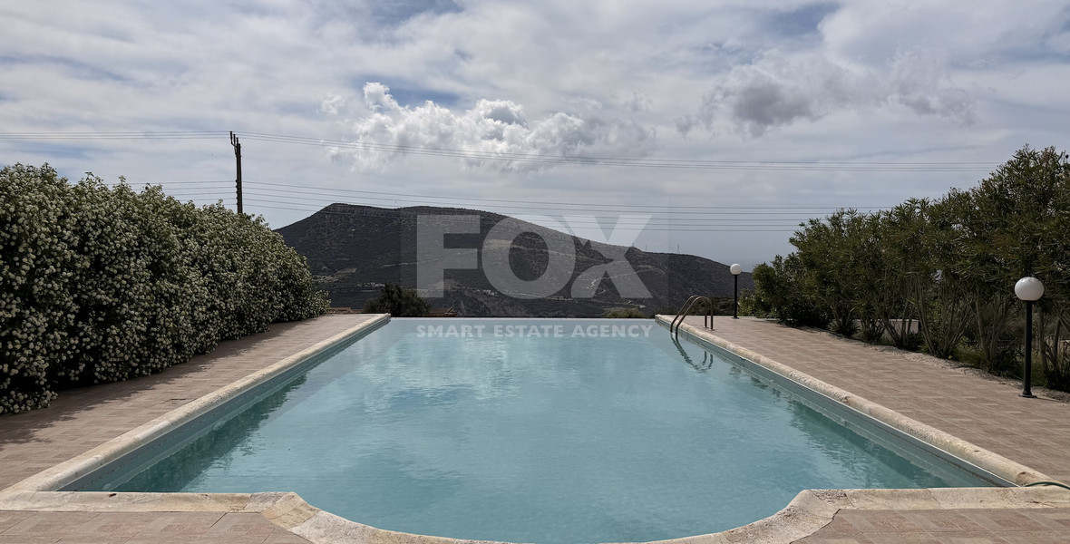 SALE: OUTSTANDING 5 BEDROOM ALL EN SUITE VILLA WITH PANORAMIC VIEWS OF THE DAM IN A PEACEFUL AND TRANQUIL SETTING- SEPARATE MAIDS AREA.