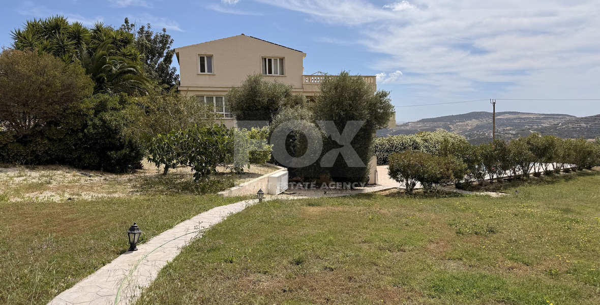 SALE: OUTSTANDING 5 BEDROOM ALL EN SUITE VILLA WITH PANORAMIC VIEWS OF THE DAM IN A PEACEFUL AND TRANQUIL SETTING- SEPARATE MAIDS AREA.