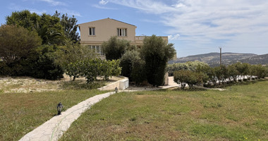 SALE: OUTSTANDING 5 BEDROOM ALL EN SUITE VILLA WITH PANORAMIC VIEWS OF THE DAM IN A PEACEFUL AND TRANQUIL SETTING- SEPARATE MAIDS AREA.