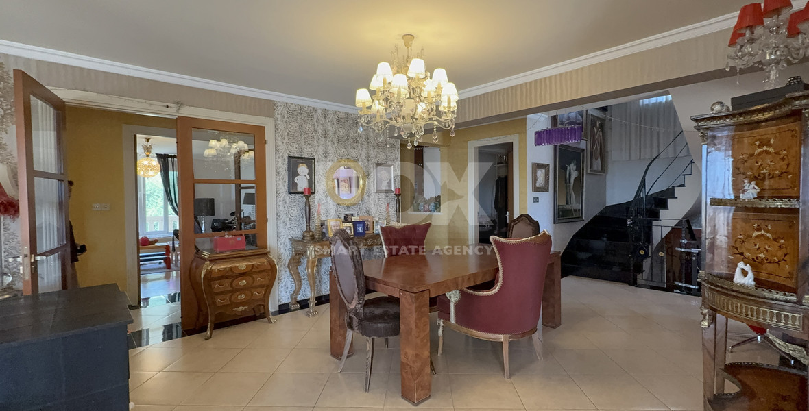 SALE: OUTSTANDING 5 BEDROOM ALL EN SUITE VILLA WITH PANORAMIC VIEWS OF THE DAM IN A PEACEFUL AND TRANQUIL SETTING- SEPARATE MAIDS AREA.