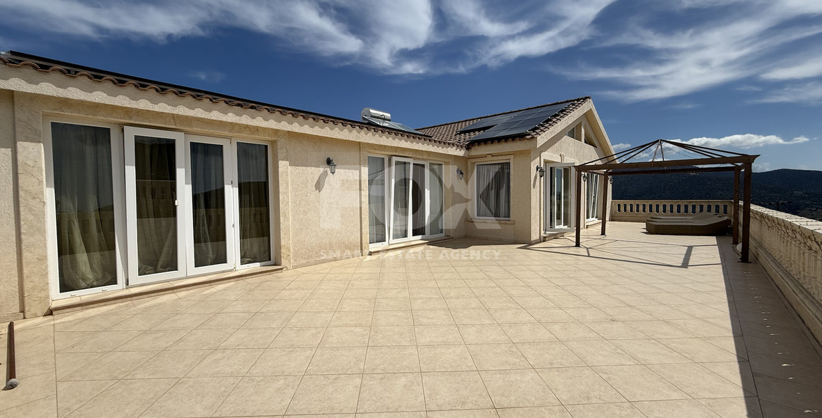 SALE: OUTSTANDING 5 BEDROOM ALL EN SUITE VILLA WITH PANORAMIC VIEWS OF THE DAM IN A PEACEFUL AND TRANQUIL SETTING- SEPARATE MAIDS AREA.