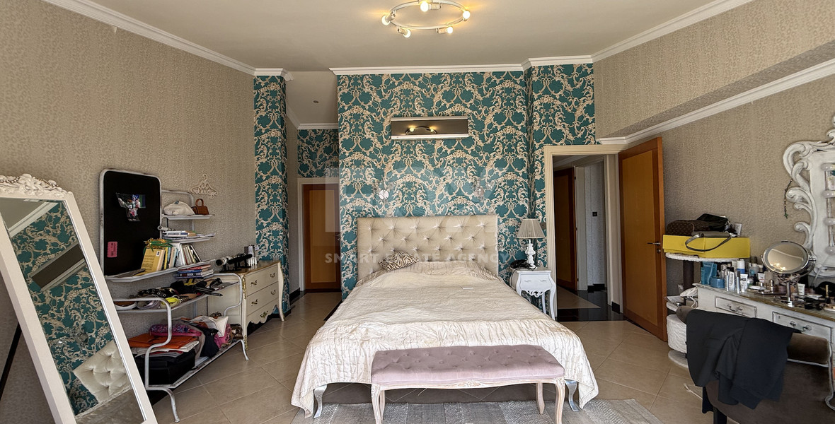 SALE: OUTSTANDING 5 BEDROOM ALL EN SUITE VILLA WITH PANORAMIC VIEWS OF THE DAM IN A PEACEFUL AND TRANQUIL SETTING- SEPARATE MAIDS AREA.