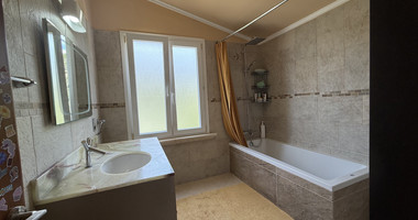 SALE: OUTSTANDING 5 BEDROOM ALL EN SUITE VILLA WITH PANORAMIC VIEWS OF THE DAM IN A PEACEFUL AND TRANQUIL SETTING- SEPARATE MAIDS AREA.