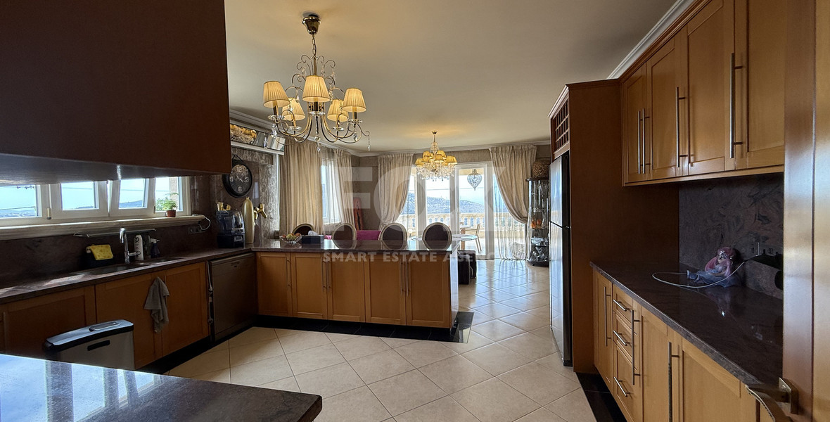 SALE: OUTSTANDING 5 BEDROOM ALL EN SUITE VILLA WITH PANORAMIC VIEWS OF THE DAM IN A PEACEFUL AND TRANQUIL SETTING- SEPARATE MAIDS AREA.
