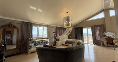 SALE: OUTSTANDING 5 BEDROOM ALL EN SUITE VILLA WITH PANORAMIC VIEWS OF THE DAM IN A PEACEFUL AND TRANQUIL SETTING- SEPARATE MAIDS AREA.
