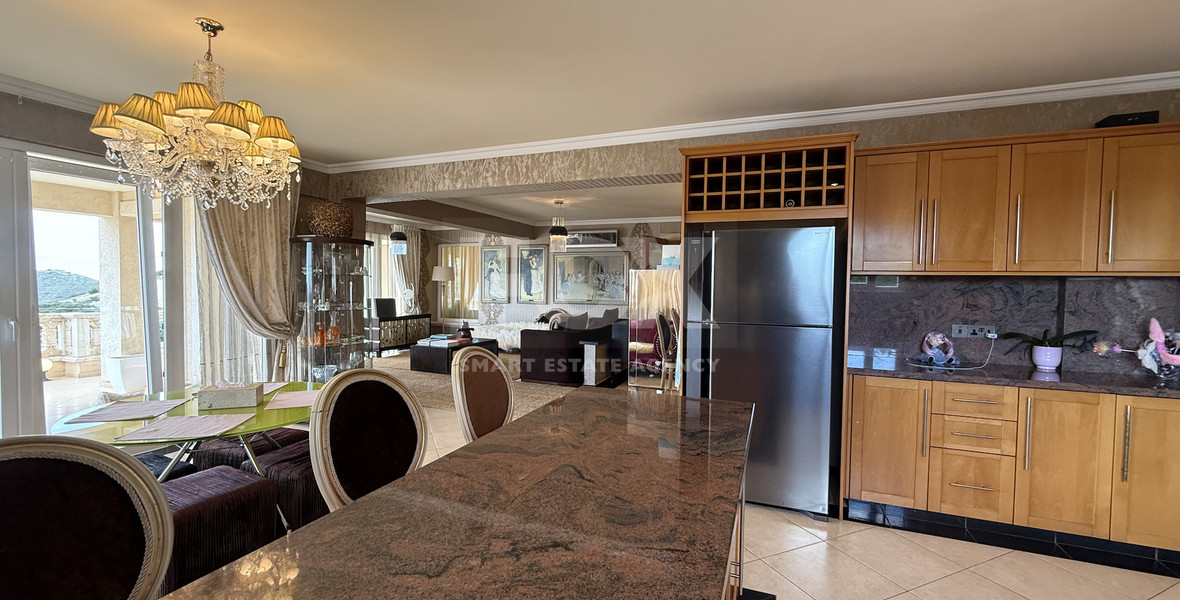 SALE: OUTSTANDING 5 BEDROOM ALL EN SUITE VILLA WITH PANORAMIC VIEWS OF THE DAM IN A PEACEFUL AND TRANQUIL SETTING- SEPARATE MAIDS AREA.