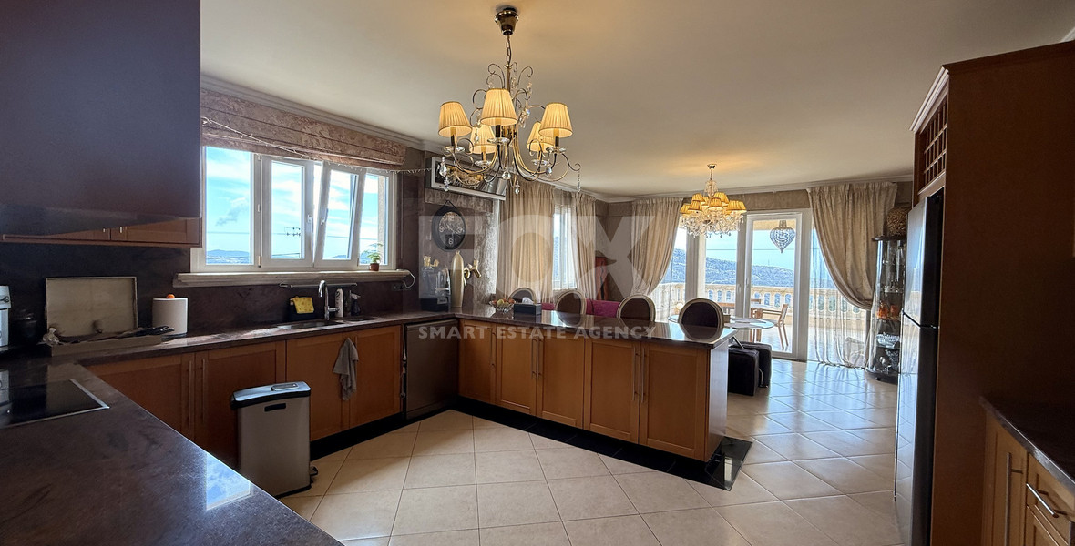 SALE: OUTSTANDING 5 BEDROOM ALL EN SUITE VILLA WITH PANORAMIC VIEWS OF THE DAM IN A PEACEFUL AND TRANQUIL SETTING- SEPARATE MAIDS AREA.