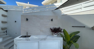 Rent: New furnished 4 bedroom villa with extra attic- sea views