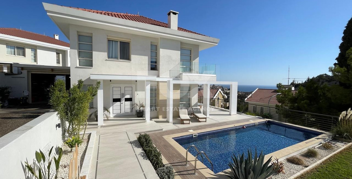 Rent: New furnished 4 bedroom villa with extra attic- sea views