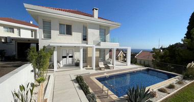 Rent: New furnished 4 bedroom villa with extra attic- sea views