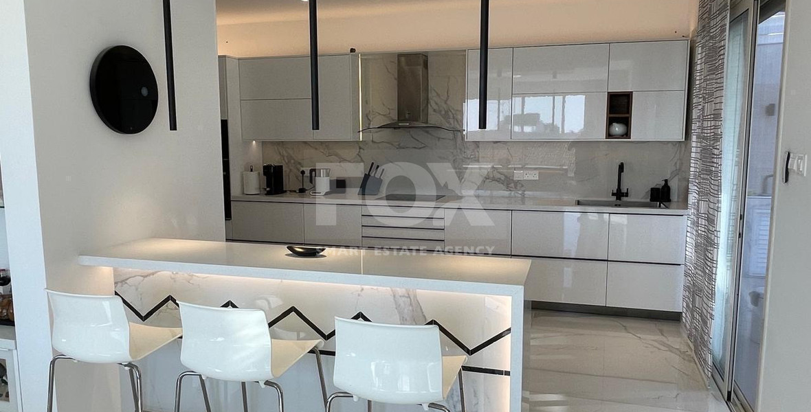 Rent: New furnished 4 bedroom villa with extra attic- sea views