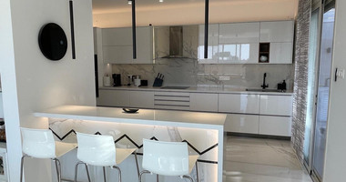 Rent: New furnished 4 bedroom villa with extra attic- sea views