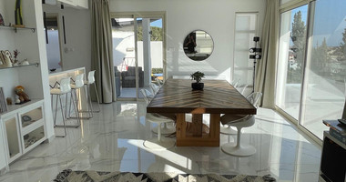 Rent: New furnished 4 bedroom villa with extra attic- sea views