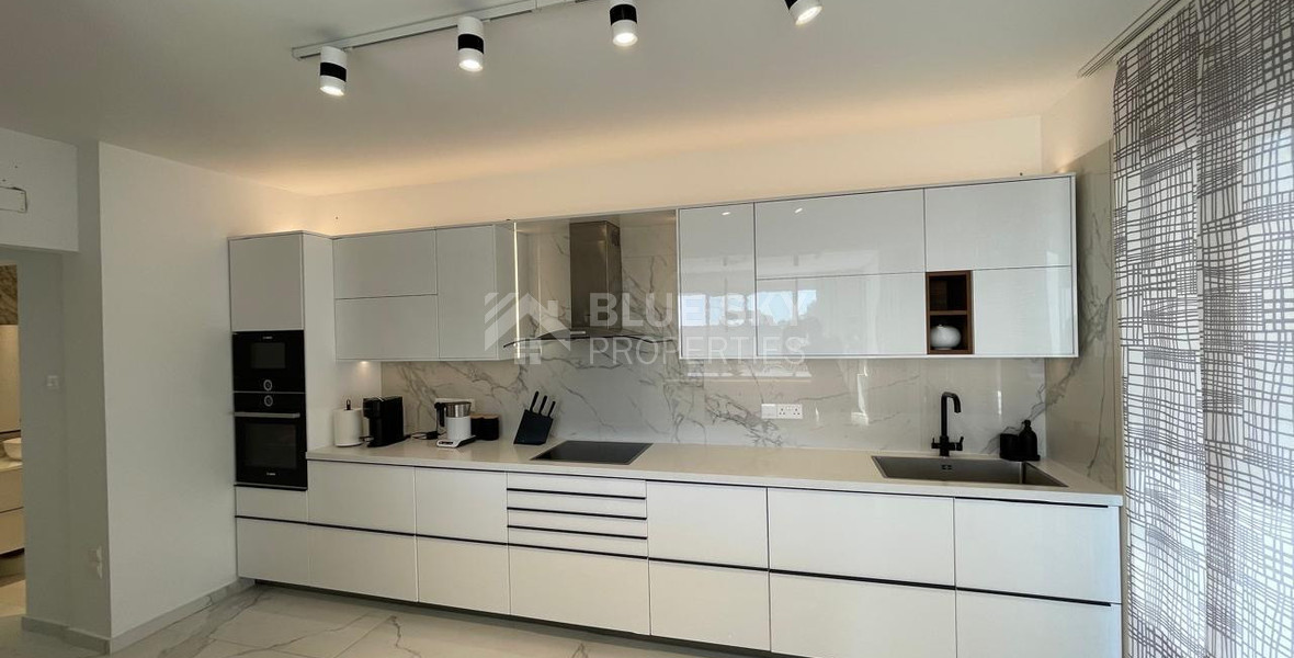 Rent: New furnished 4 bedroom villa with extra attic- sea views