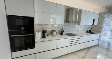 Rent: New furnished 4 bedroom villa with extra attic- sea views