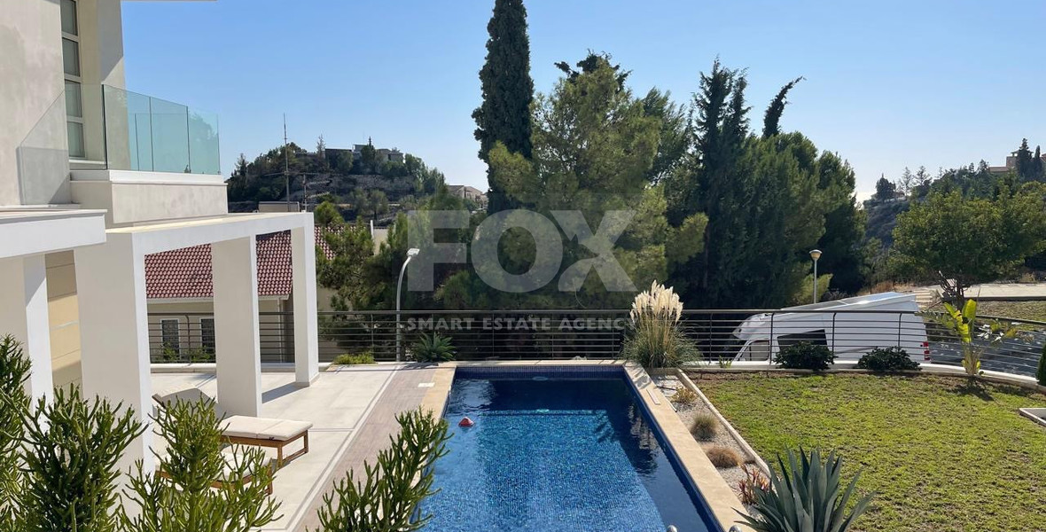 Rent: New furnished 4 bedroom villa with extra attic- sea views