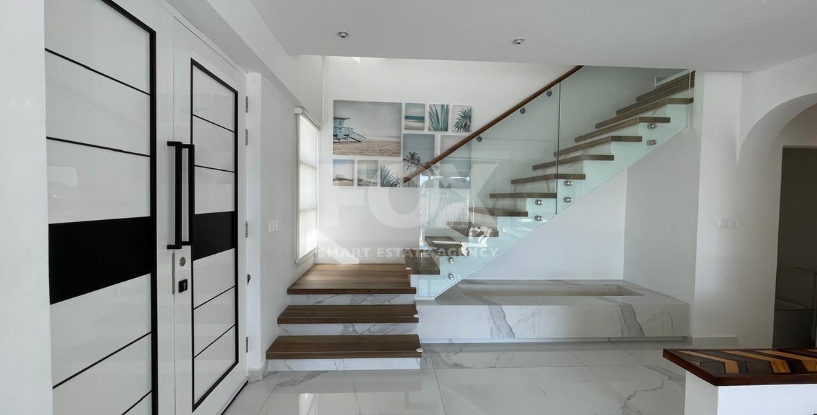 Rent: New furnished 4 bedroom villa with extra attic- sea views