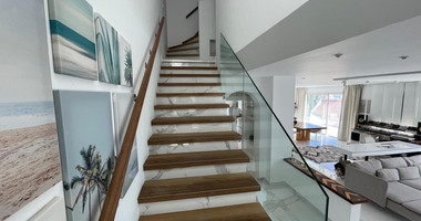 Rent: New furnished 4 bedroom villa with extra attic- sea views