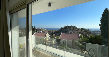 Rent: New furnished 4 bedroom villa with extra attic- sea views