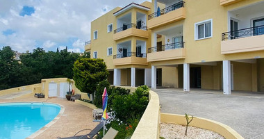 Fully Furnished Two Bedroom Apartment with two bathrooms and communal swimming pool in Tranquil Tala
