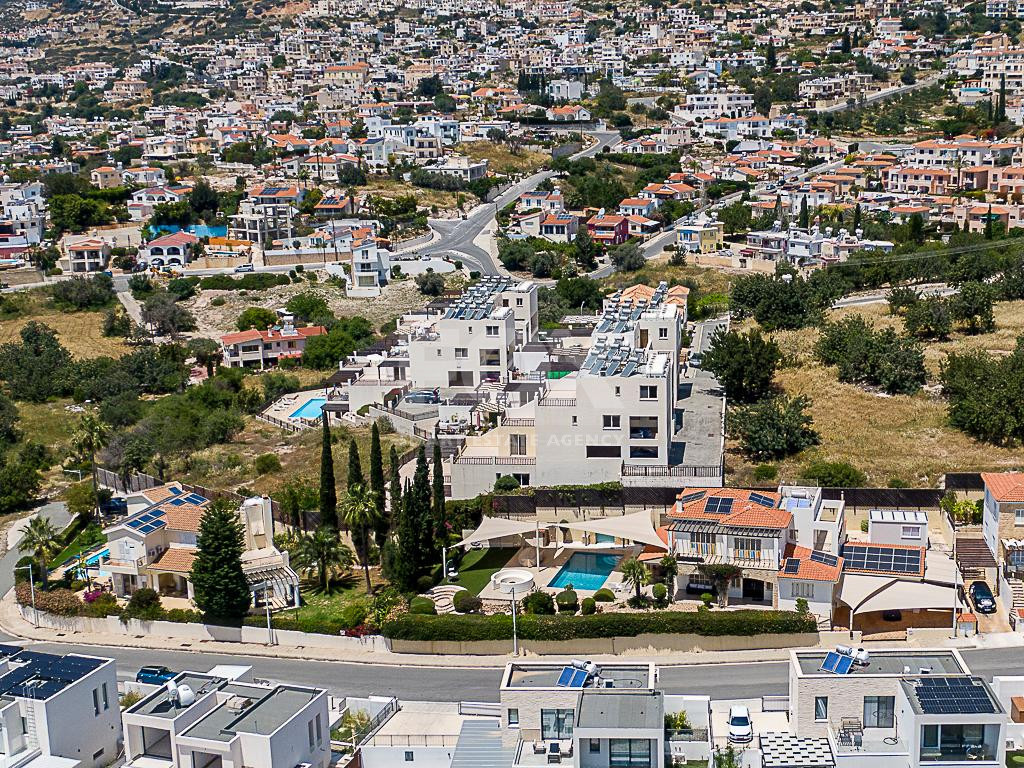 For sale, one-Bedroom Apartment with Sea Views and Pool Access in Pegeia, Paphos