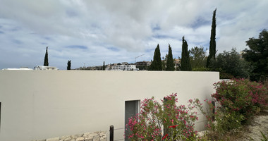 Three bedroom Detached Bungalow in Chloraka , Paphos