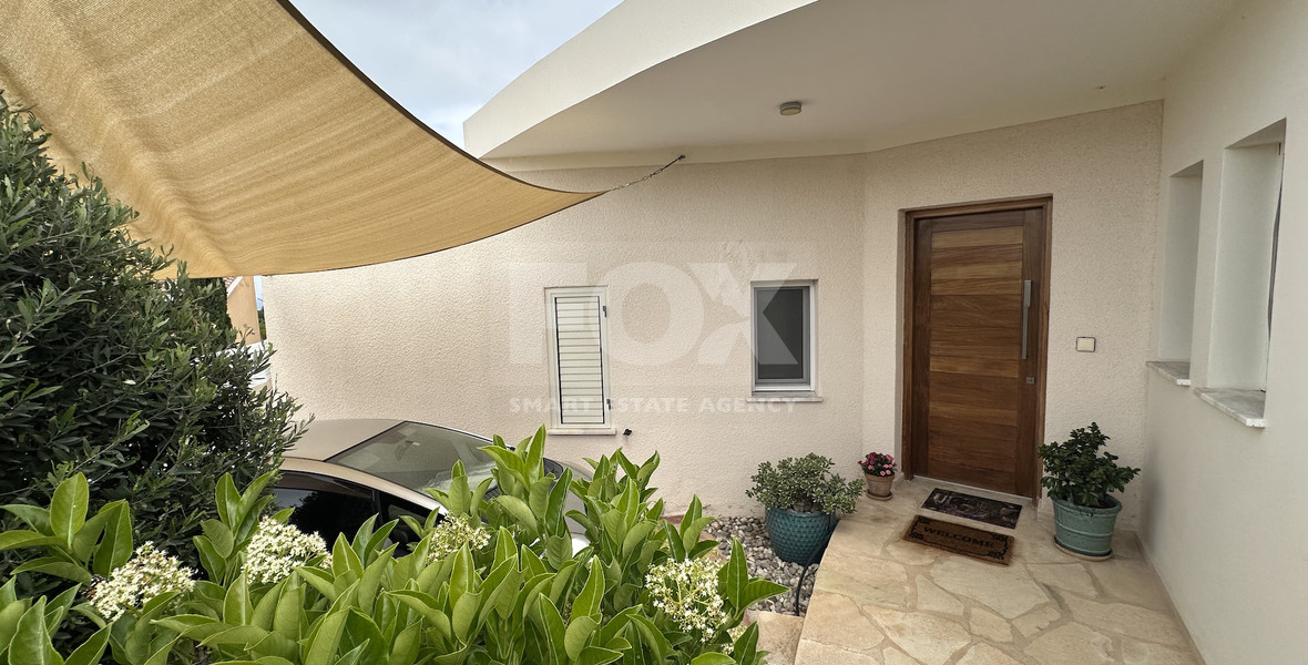 Three bedroom Detached Bungalow in Chloraka , Paphos