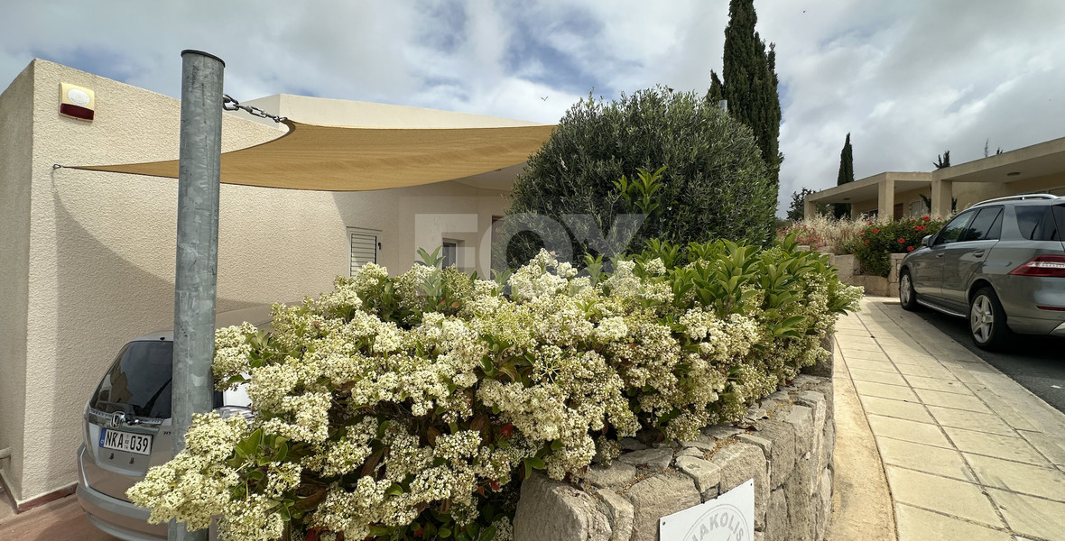 Three bedroom Detached Bungalow in Chloraka , Paphos