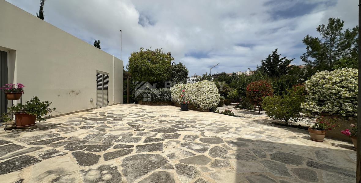 Three bedroom Detached Bungalow in Chloraka , Paphos