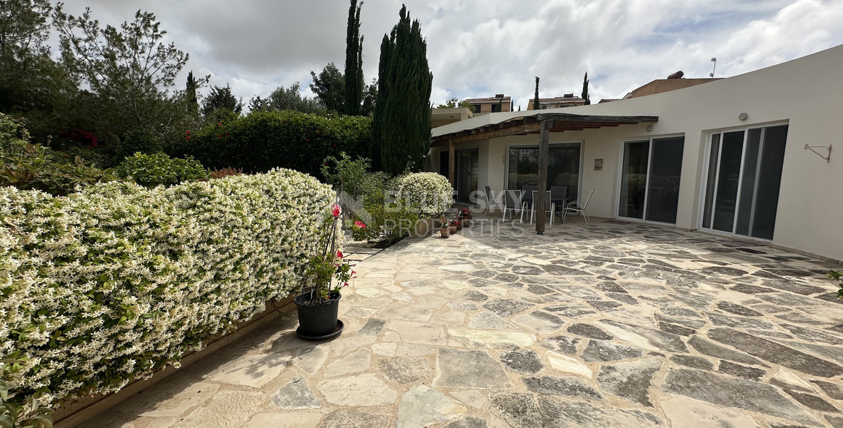 Three bedroom Detached Bungalow in Chloraka , Paphos