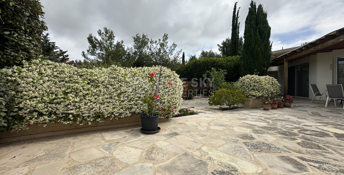 Three bedroom Detached Bungalow in Chloraka , Paphos