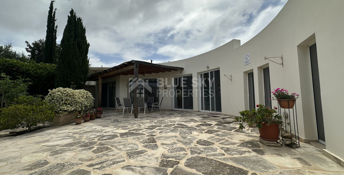 Three bedroom Detached Bungalow in Chloraka , Paphos