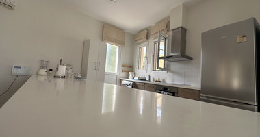 Three bedroom Detached Bungalow in Chloraka , Paphos