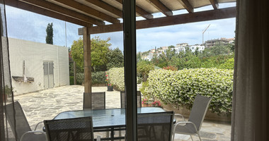 Three bedroom Detached Bungalow in Chloraka , Paphos