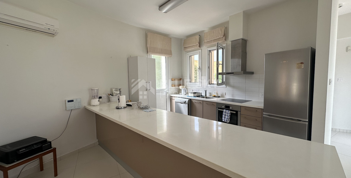 Three bedroom Detached Bungalow in Chloraka , Paphos