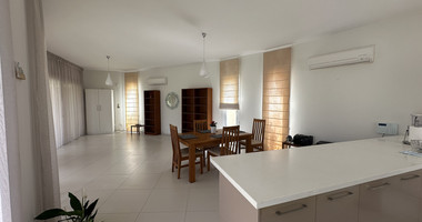Three bedroom Detached Bungalow in Chloraka , Paphos