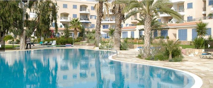 One Bed Apartment with Sea Views in Tombs of the kings, Paphos
