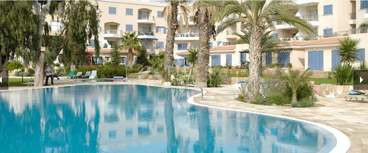 One Bed Apartment with Sea Views in Tombs of the kings, Paphos