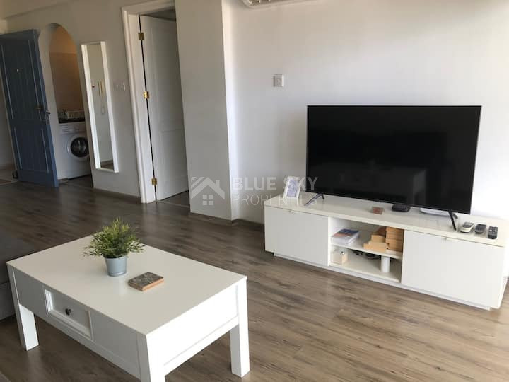 One Bed Apartment with Sea Views in Tombs of the kings, Paphos