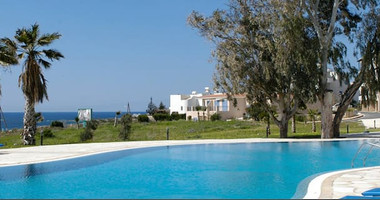 One Bed Apartment with Sea Views in Tombs of the kings, Paphos
