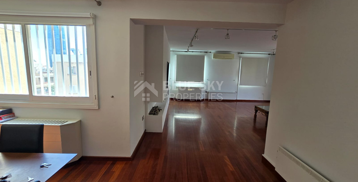 Spacious Three Bedroom Apartment In Neapoli For Rent