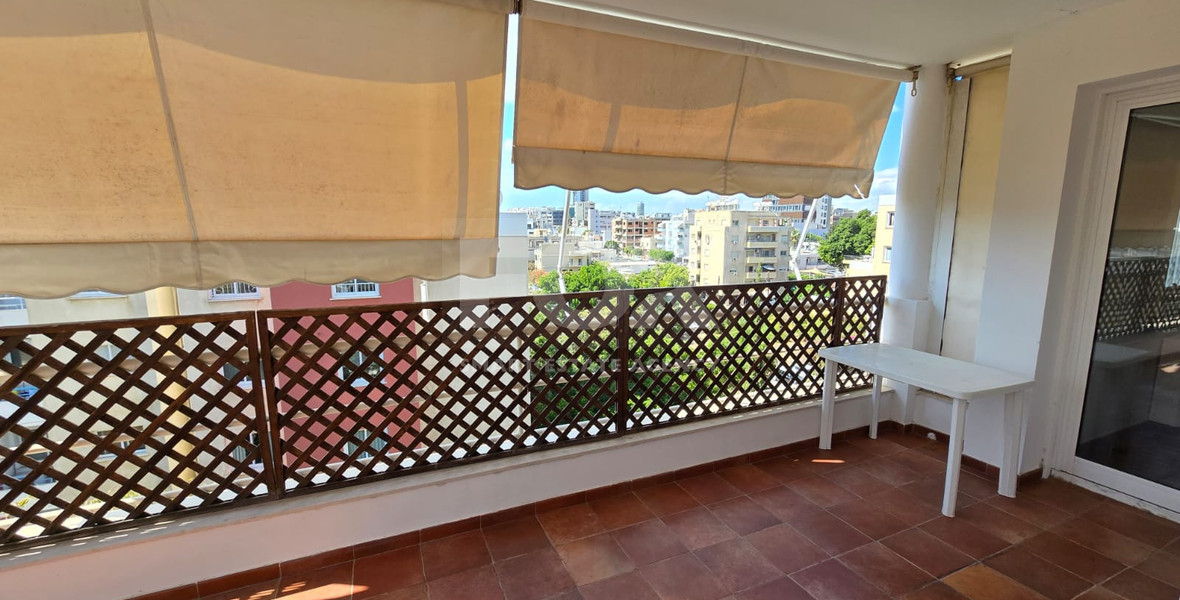 Spacious Three Bedroom Apartment In Neapoli For Rent