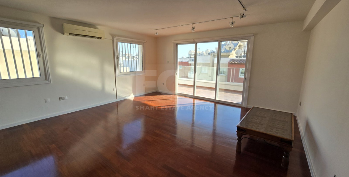 Spacious Three Bedroom Apartment Plus Office In Neapoli For Rent