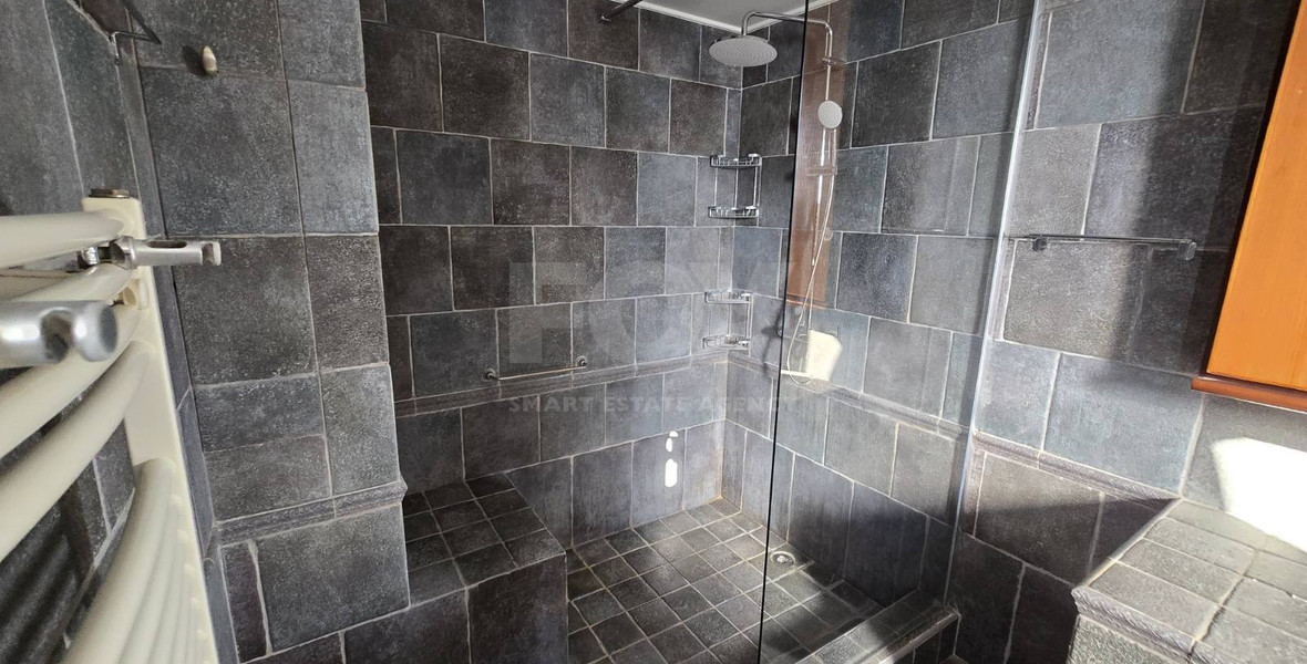 Spacious Three Bedroom Apartment Plus Office In Neapoli For Rent