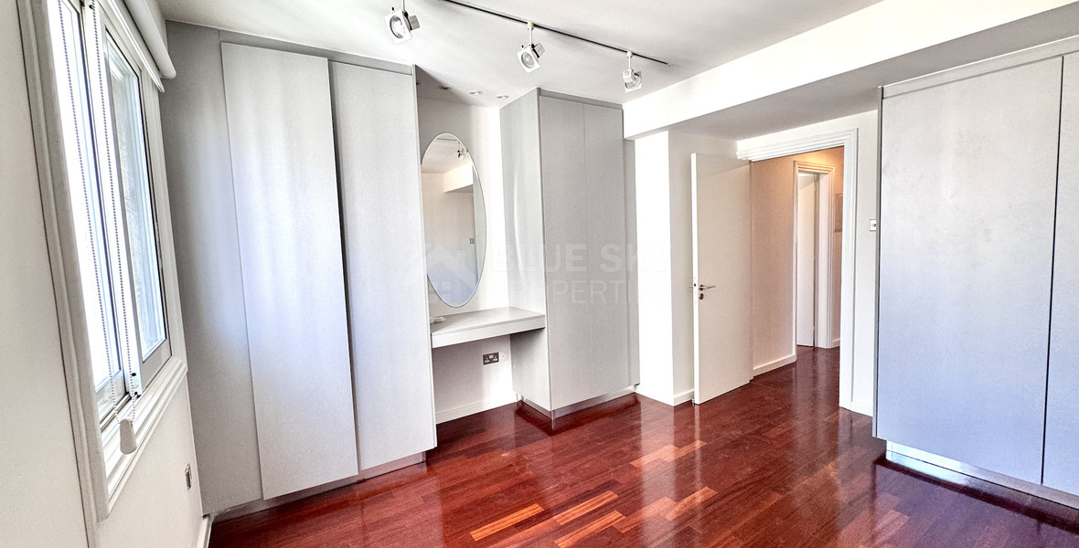 Spacious Three Bedroom Apartment Plus Office In Neapoli For Rent
